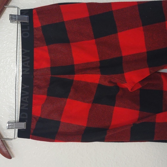 USED OLD NAVY BOYS PAJAMA PANTS COLOR BLACK AND RED PLAID SIZE L (10/12) - Picture 6 of 9